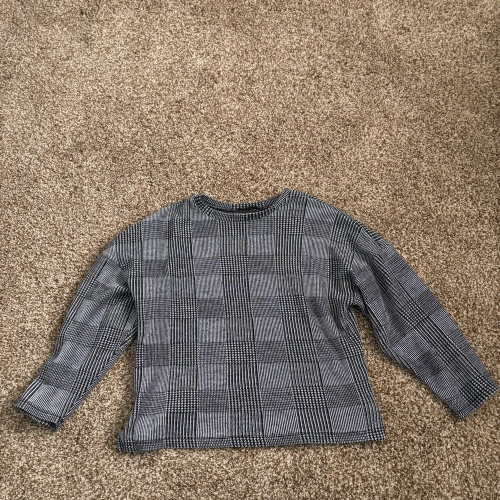 Zara || Black and White Cropped Plaid Sweater Top Size M